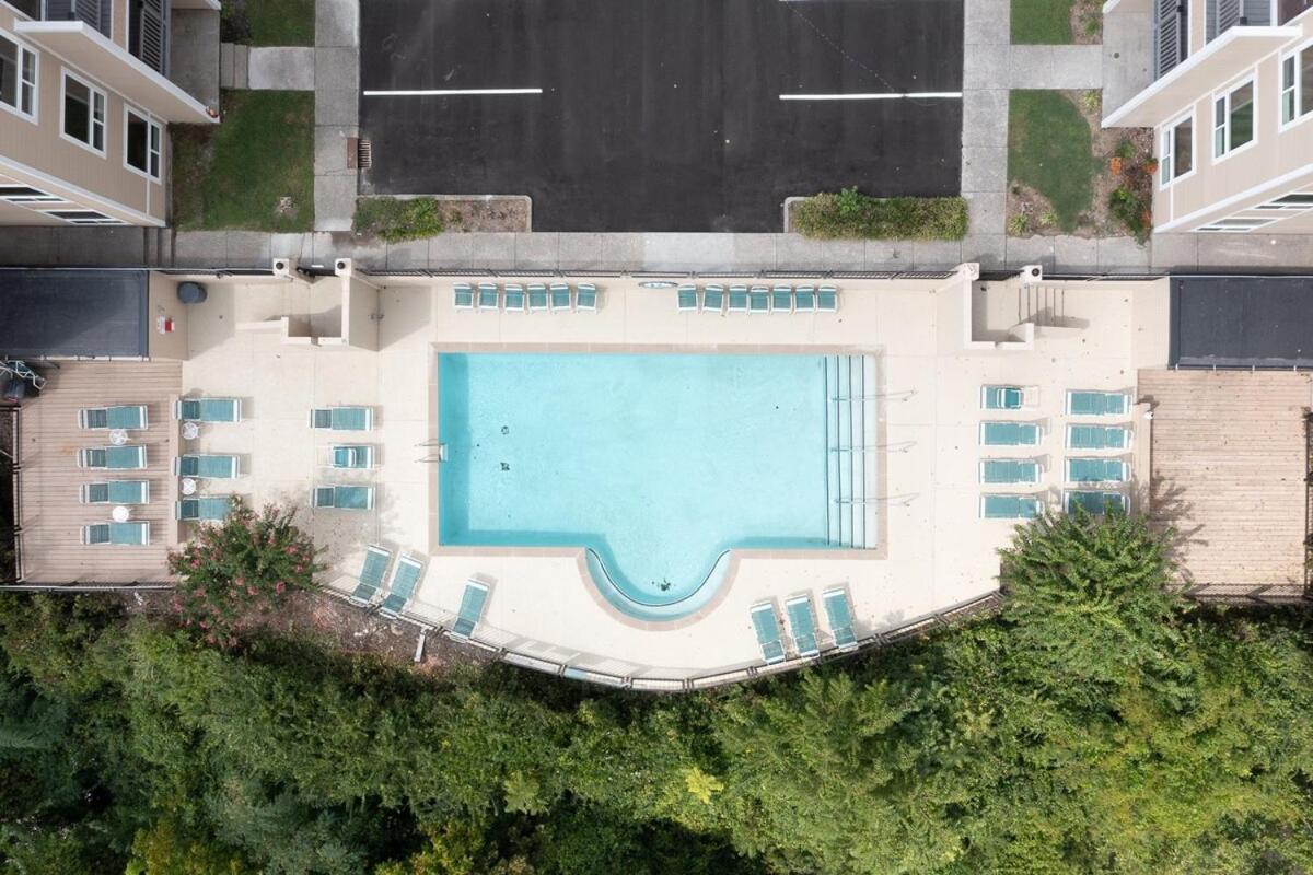 Walk To Broadway Riverfront Condo With Pool แนชวิลล์ ภายนอก รูปภาพ